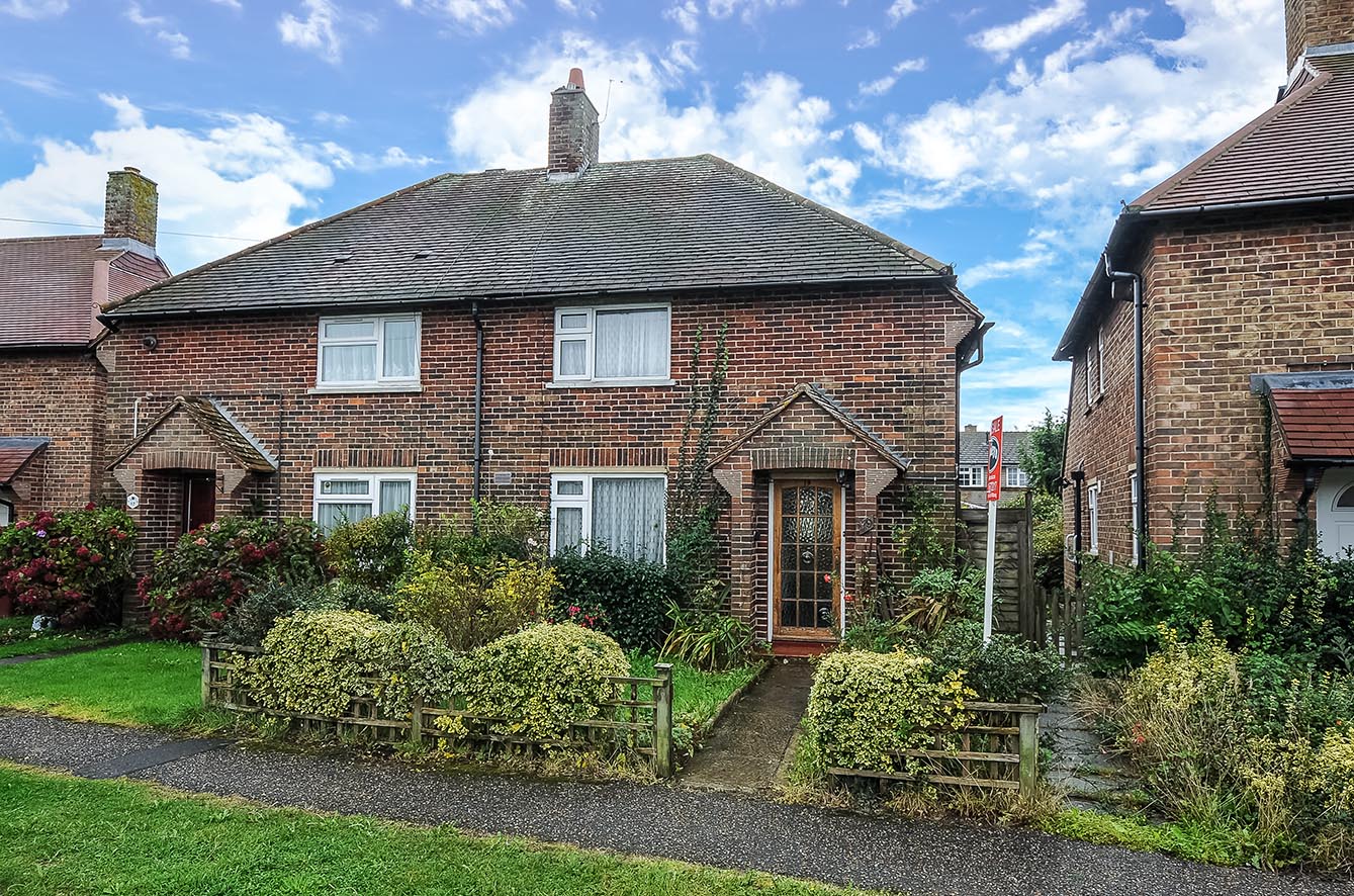 Property for Sale, West Wittering 19 Summerfield Road Baileys Estate